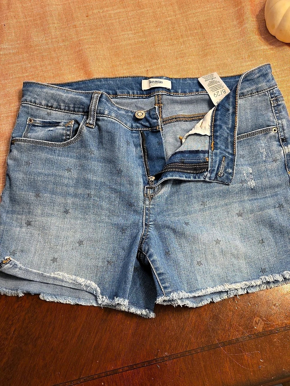 Kensie Women's Denim Jean Shorts Size 8 Stars
